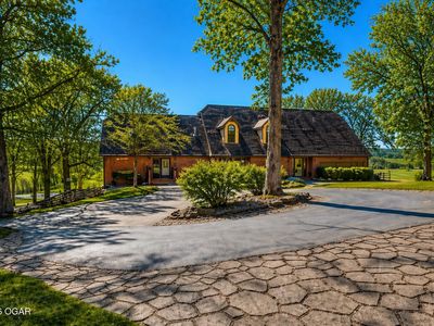 69 Horseshoe Dr