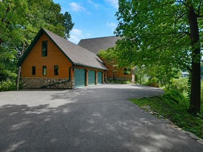 502 Shoreline Dr