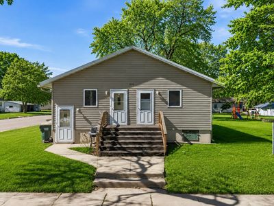 226 3rd Ave S