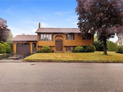 129 Woodside Ave
