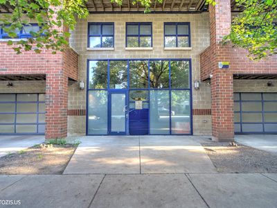 2251 W Saint Paul Ave APT 3C