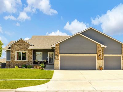 1022 N Forestview St