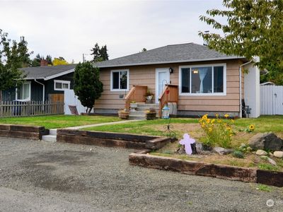 2116 NE Warner Street