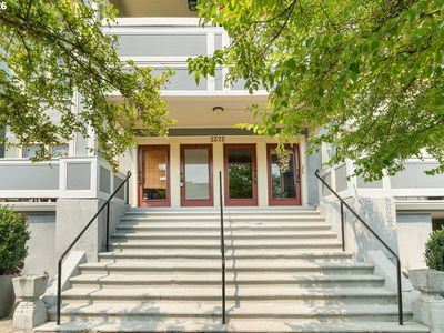2375 NW Northrup St Unit B
