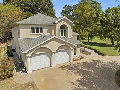 825 Oakwood Ln
