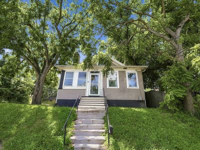 Property at 1522 Bridge Ave, Davenport, IA