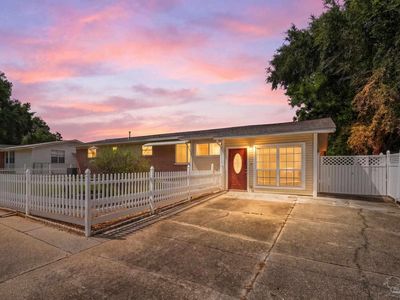 1207 Suburban Dr