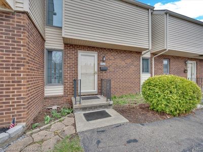 2148 Village West Dr S