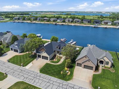2661 N Bayside Ct