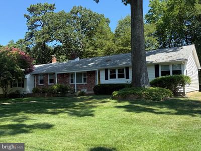 107 N Lakeside Dr E