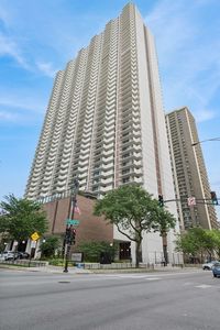 6033 N Sheridan Rd APT 29B