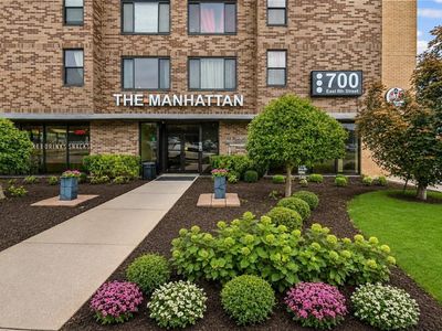 700 E 8th St #Penthouse 6