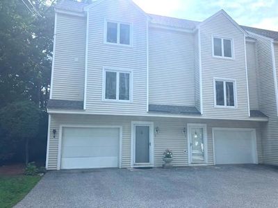 4 Abinger Way