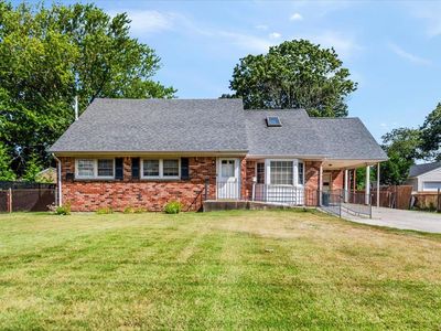 305 Manhattan Boulevard