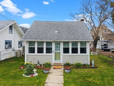 52 Point St
