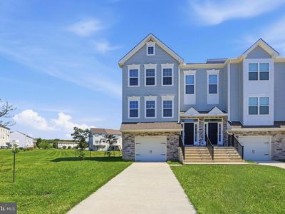 121 Lexington Pl