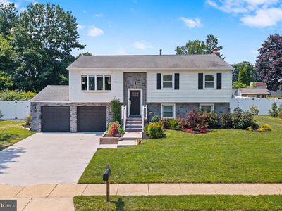 6 Independence Dr