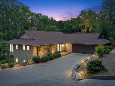 1052 Lakemont Dr