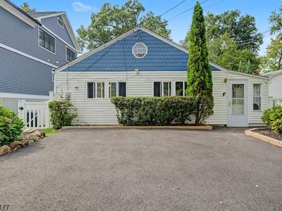 13 SPRUCE PLACE