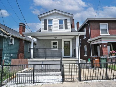 221 W 13th St