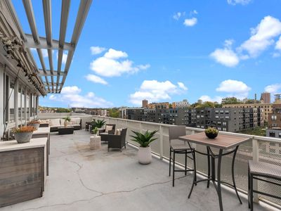 1902 North Commerce STREET #604