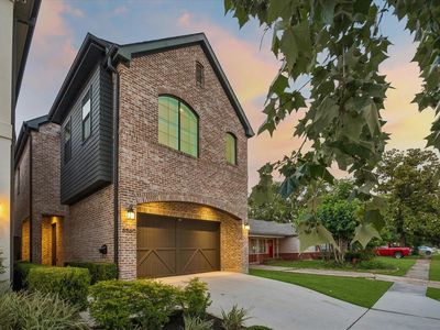 8560 Forum Dr