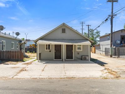 618 J St