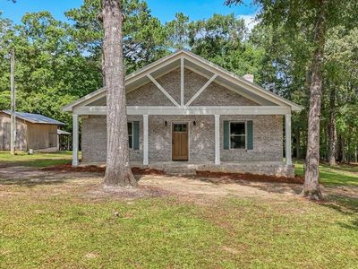 32 Lakepoint Dr