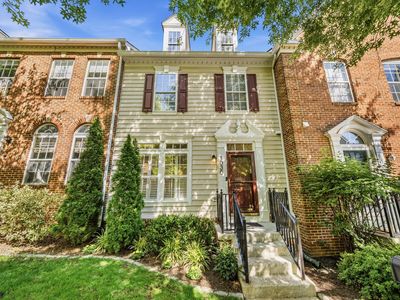1030 Main St