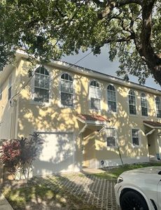 310 S Willow Ave APT A