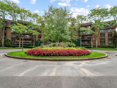 1175 Lake Cook Rd APT 406