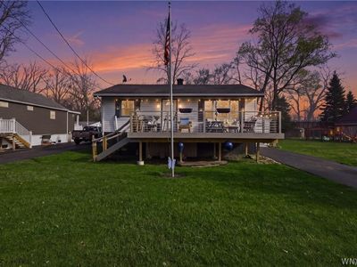 879 Triangle Dr