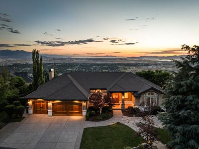 1107 N Twickenham Dr