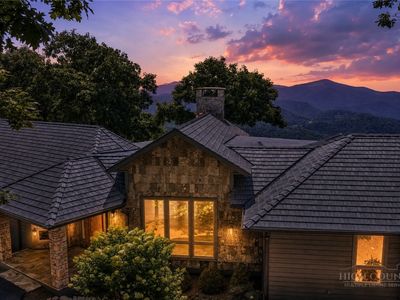 1122 Summit Park Drive
