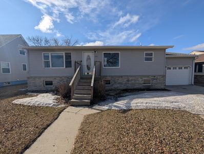 203 12th St W
