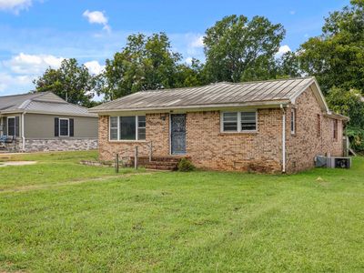 Property at 906 S Atlanta Ave, Sheffield, AL
