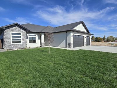 1667 Lagoon Ln
