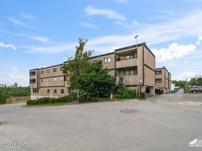 201 Barrow St APT 209