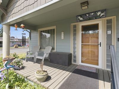 352 W M St