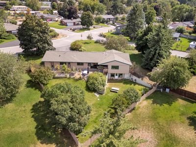 631 W Crestline Dr