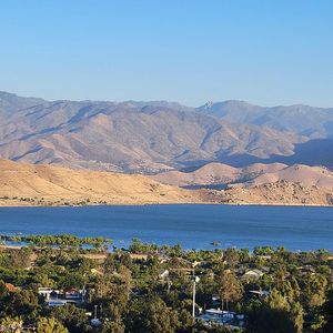 Property at 211 Donalda Ct, Wofford Heights, CA