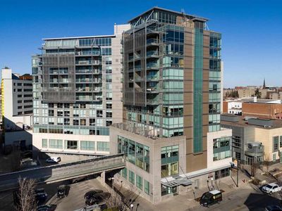 221 E College St APT 706