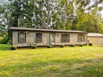 Property at 54223 Garrett Rd, Dowagiac, MI