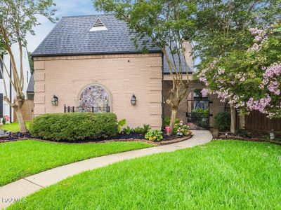10 Heatherstone Dr