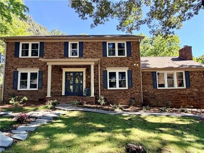 4400 Oak Hollow Dr