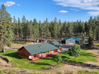 1329 W Paradise Rd