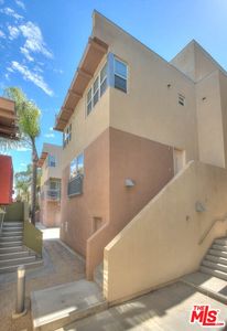 Property at 302 E 19th St APT 7, Long Beach, CA
