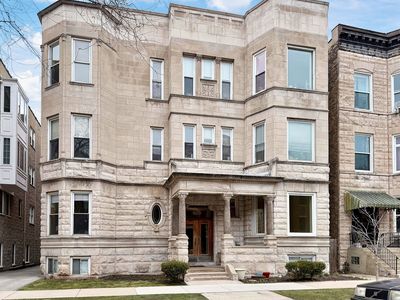 626 W Buckingham Pl APT 1E