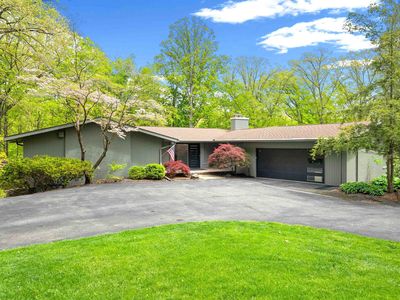 5 Hitching Post Rd