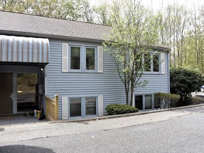 18 Maria Ave APT A